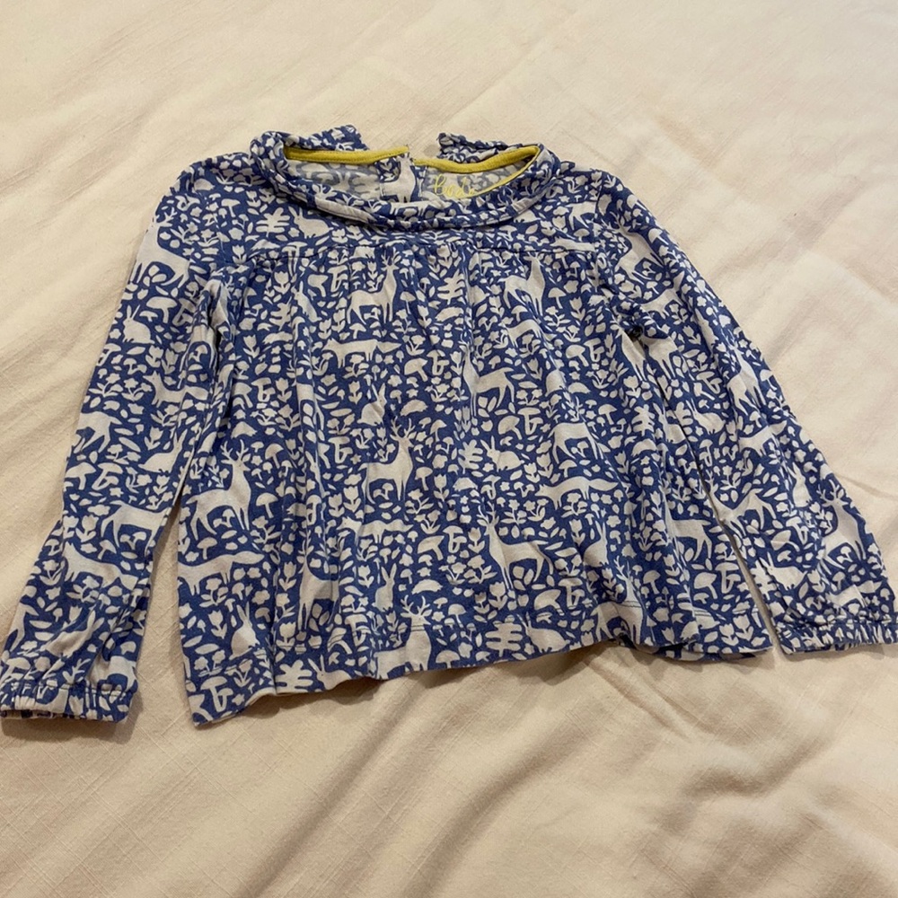 Boden blue and white animal long sleeve shirt with collar. Size 5-6. Girls.